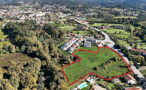 Terreno en Refojos de Basto, Outeiro e Painzela, Braga, Portugal 1