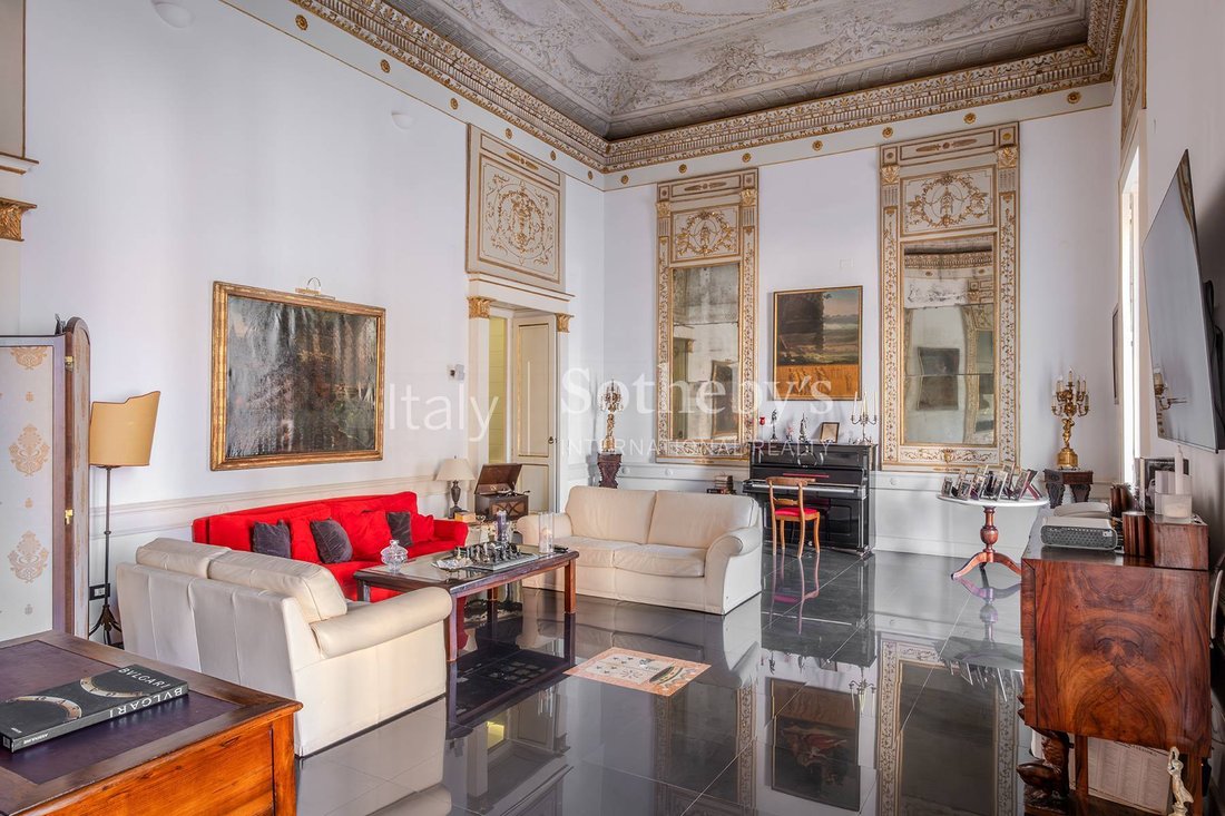 Apartment in Nueva Pizzofalcone, Naples, Campania 2 - 17338403