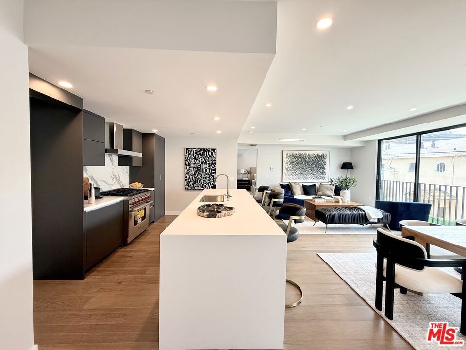 Condo in Los Angeles, California, United States 4 - 17382890