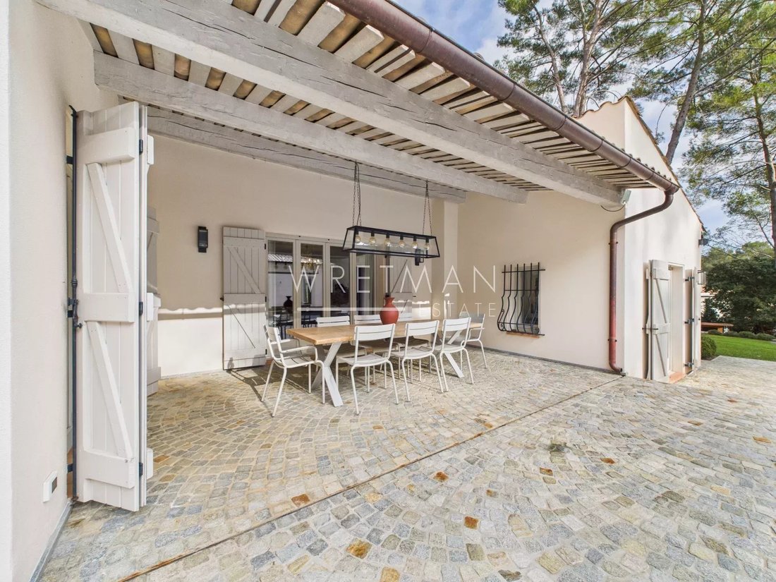 Villa in Mougins, Provence-Alpes-Côte d'Azur, France 4 - 17384046