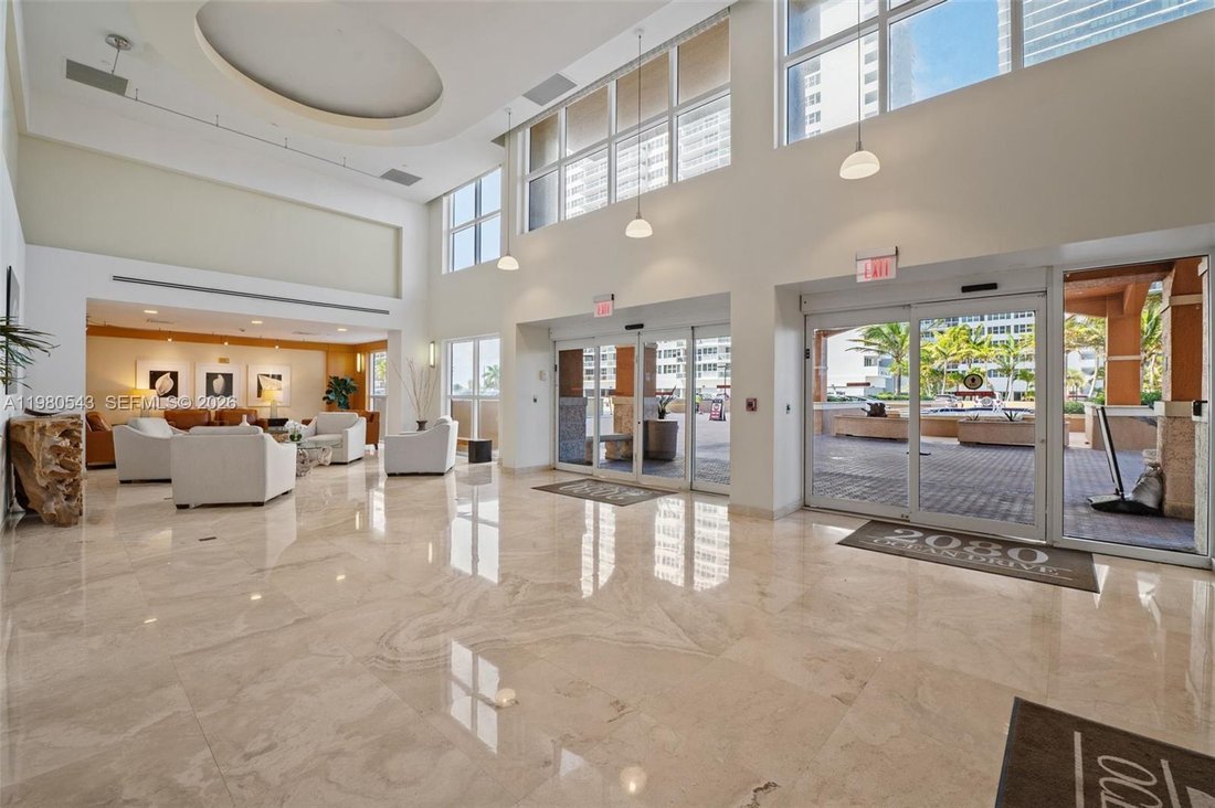 Condo in Hallandale Beach, Florida, United States 3 - 17384012