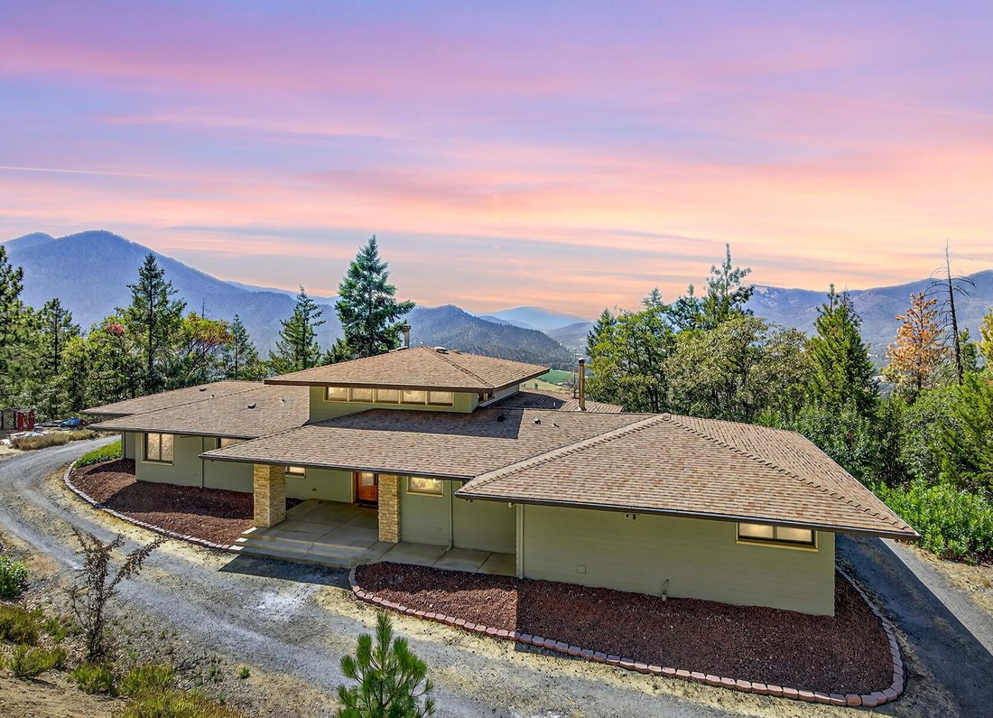 House in Applegate, Oregon, United States 1 - 17382629