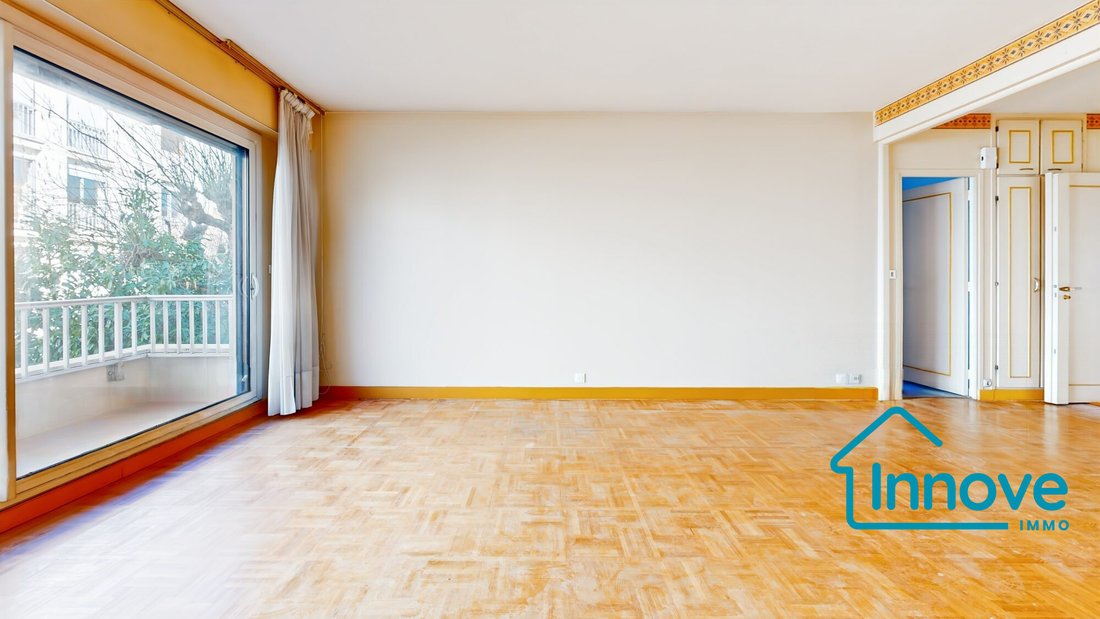 Apartment in Domaine National du Château, Versailles, France 5 - 17385231