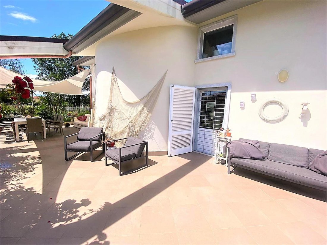 Villa in Marina di Carrara, Tuscany, Italy 2 - 17384250