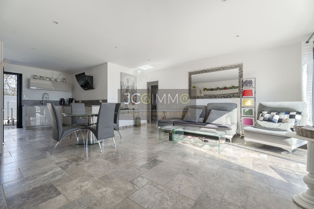House in Carnoules, Provence-Alpes-Côte d'Azur, France 3 - 17383941
