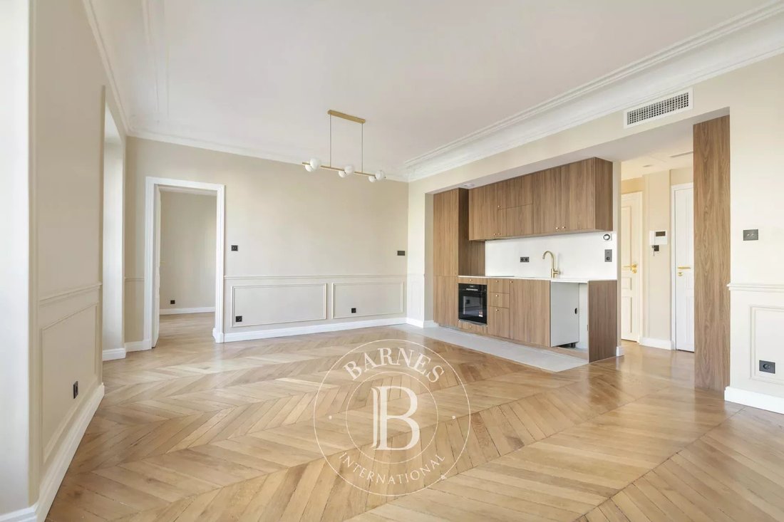 Apartment in Saint Philippe du Roule, Paris 8e Arrondissement, Paris 3 - 17381554