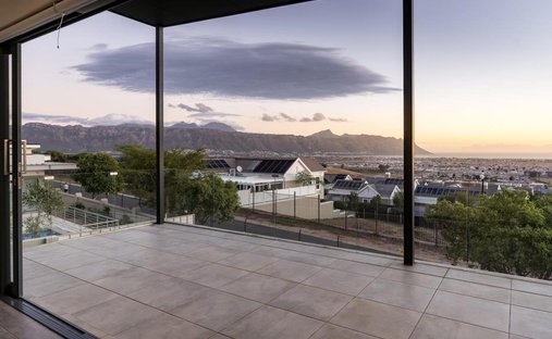 House in Cape Town, Western Cape, South Africa 1