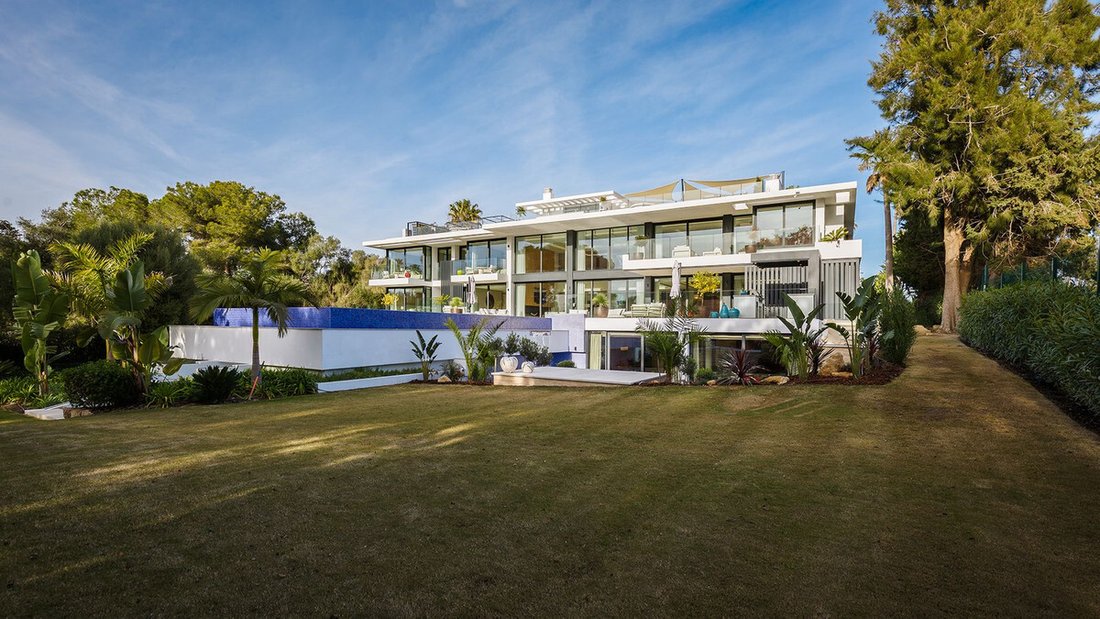 Villa in Sotogrande, San Roque, Andalusia 1 - 17381536