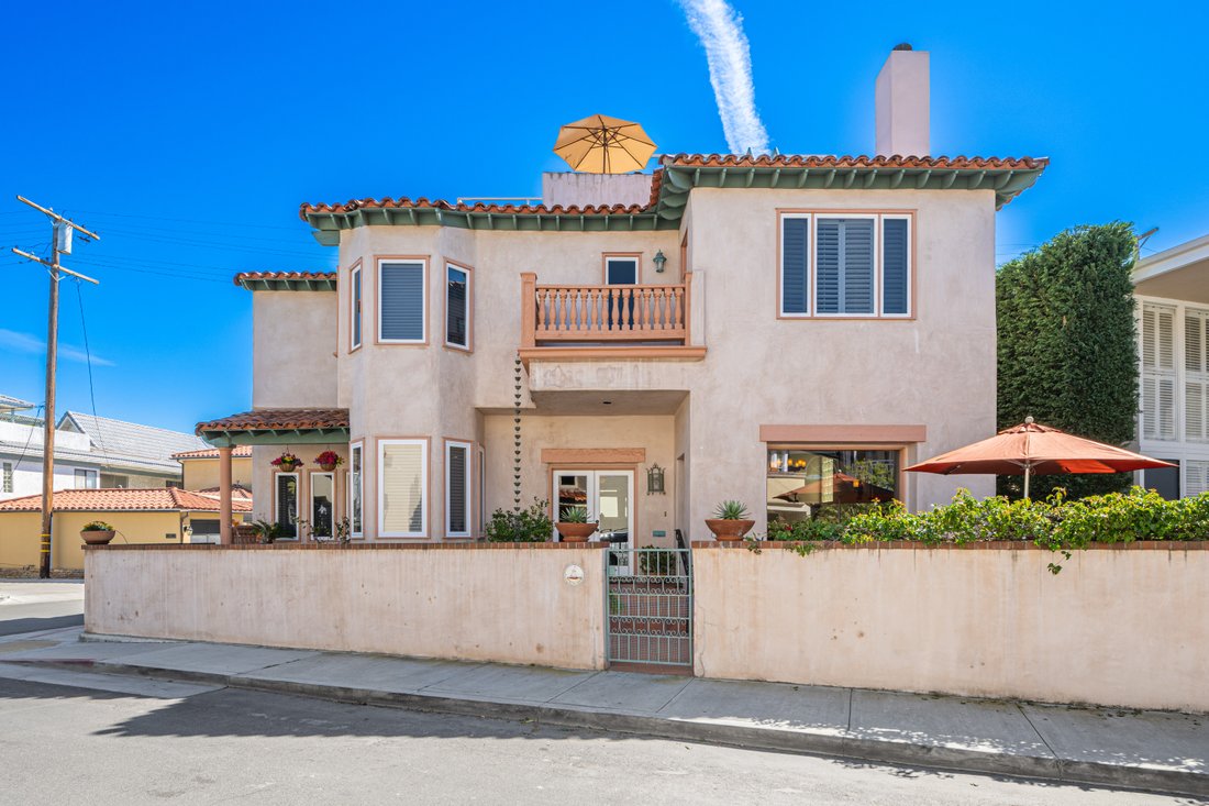 House in Signal Hill, California, United States 1 - 17381960
