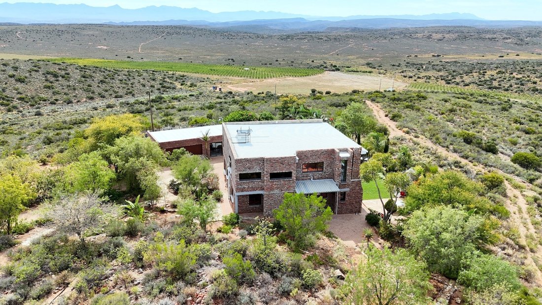 Farm Ranch in Oudtshoorn, Western Cape, South Africa 1 - 17383784