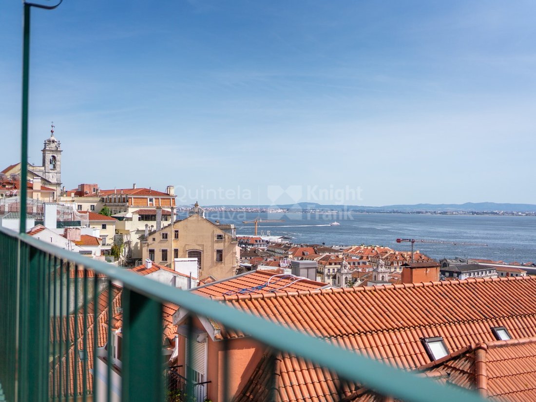 Apartment in Arroios, Lisbon, Portugal 1 - 17384560