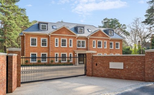 Apartment in South Ascot, England 1