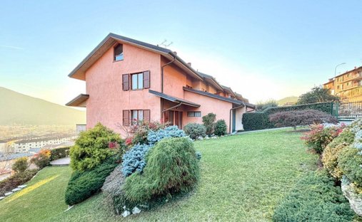 Villa a Nembro, Lombardia, Italia 1
