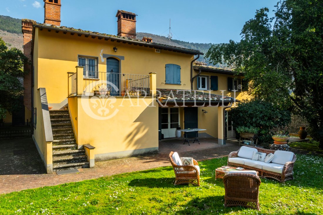 Villa in Vaiano, Tuscany, Italy 2 - 17352010