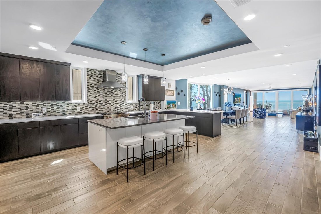 Condo in Indian Shores, Florida, United States 4 - 17383120
