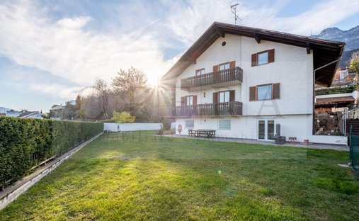 Villa in Appiano Sulla Strada del Vino / Eppan an der Weinstraße, Trentino – Alto Adige/Südtirol, Italy 1