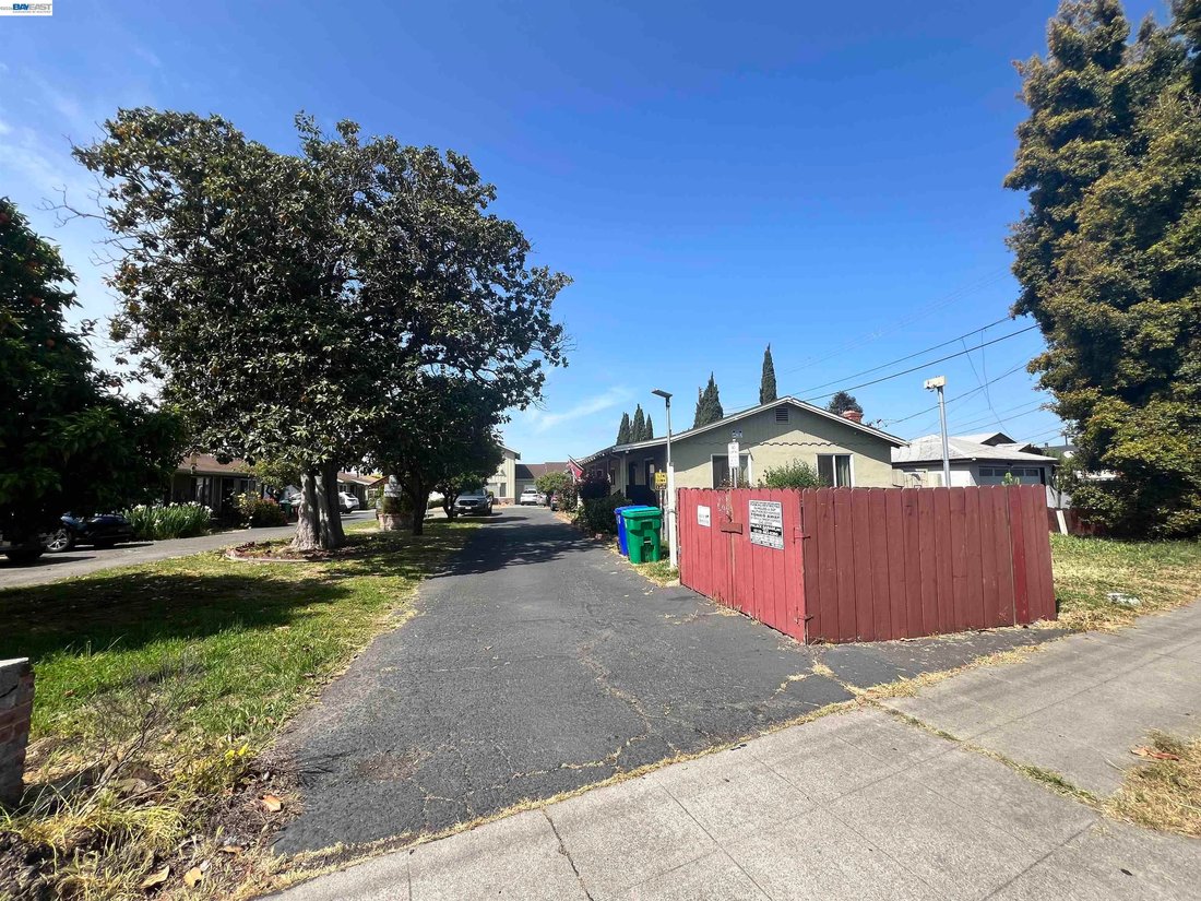 Hayward, California, United States 3 - 17382822