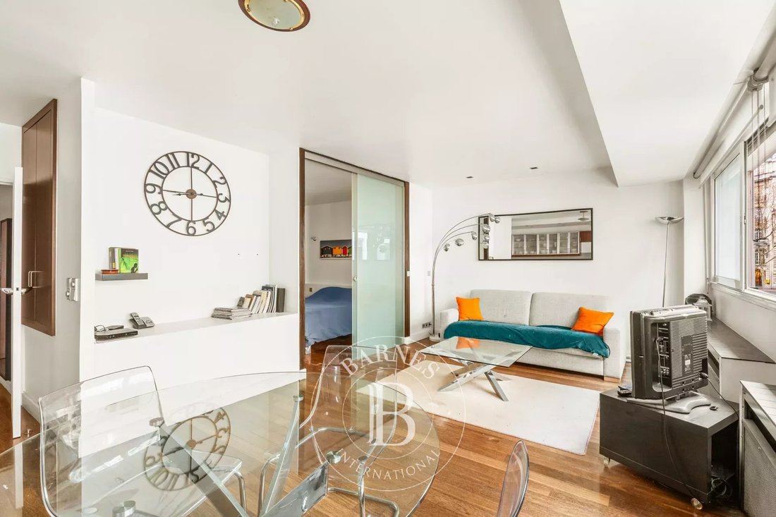Apartment in Hoche-Friedland, Paris 8e Arrondissement, Paris 2 - 17381546