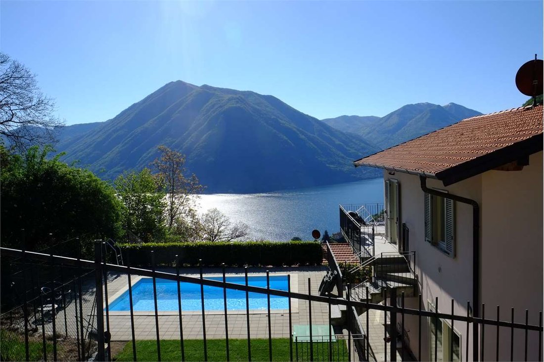 Villa in Argegno, Lombardy, Italy 2 - 17384380