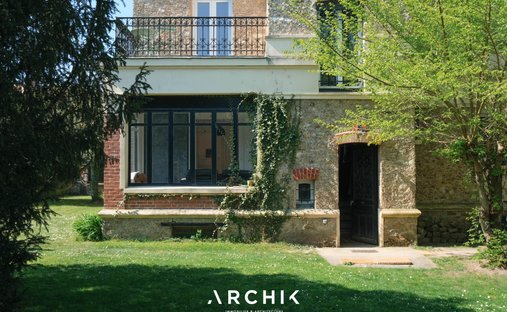House in Sonchamp, Ile-de-France, France 1