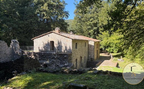 Casa di campagna a Roccastrada, Toscana, Italia 1