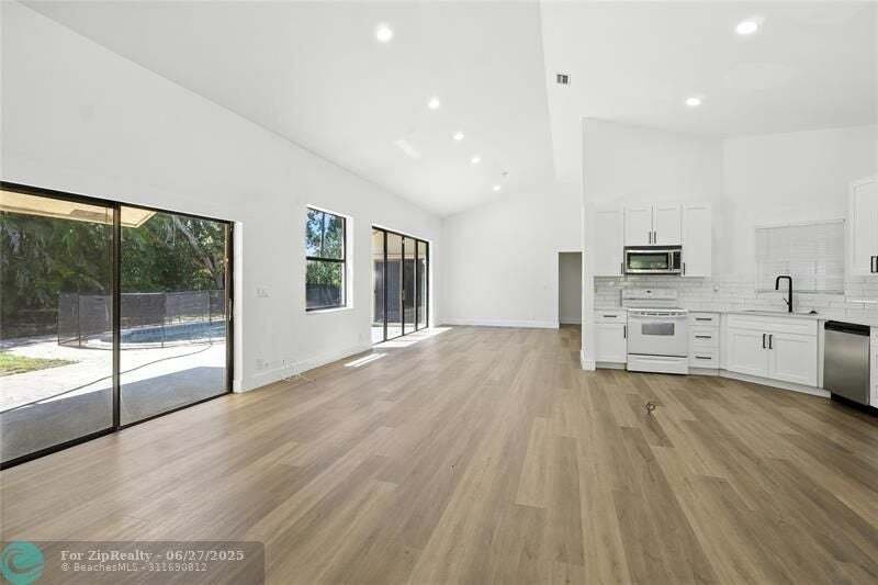House in Coconut Creek, Florida, United States 3 - 15839915