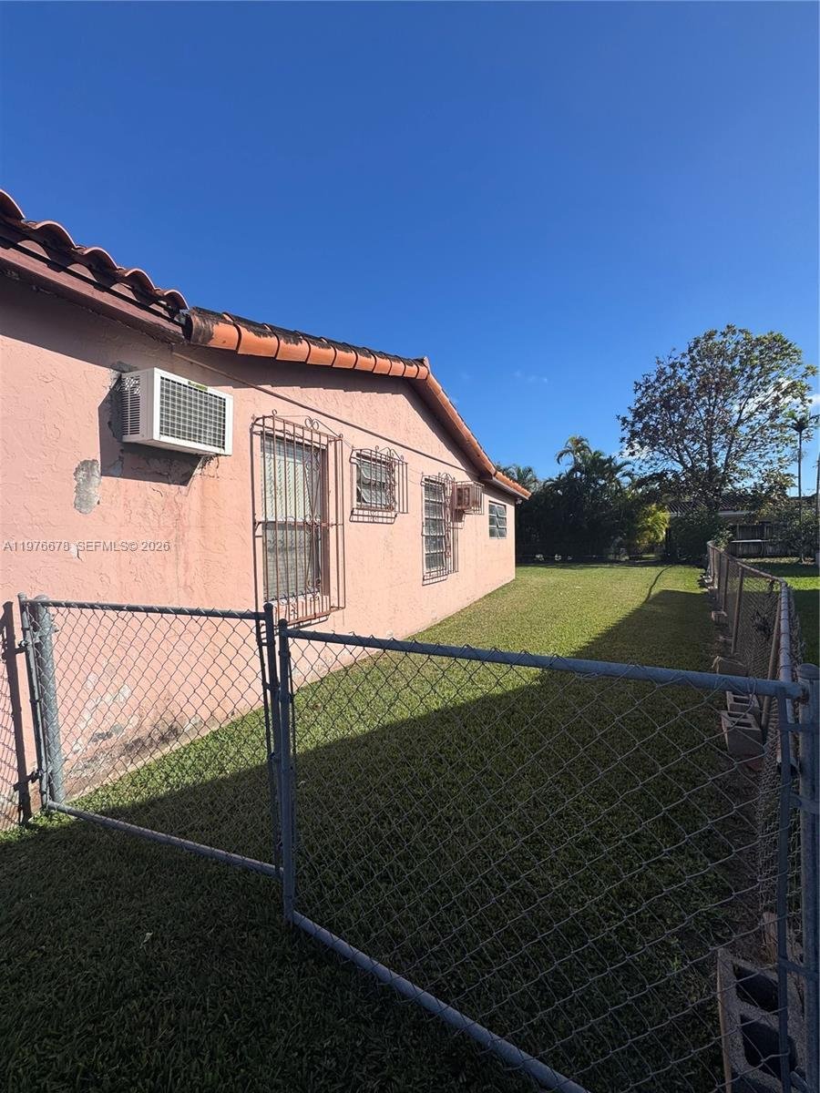 House in Miami, Florida, United States 4 - 17376002
