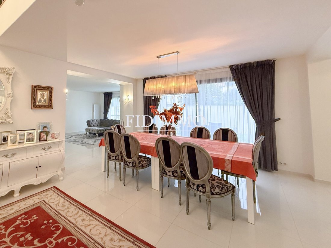 Villa in Chennevieres-sur-Marne, Ile-de-France, France 5 - 17385284