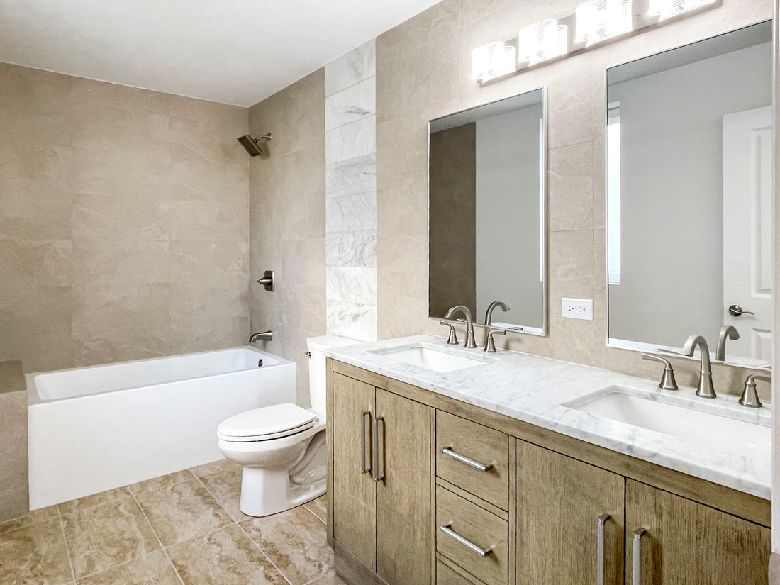 Condo in Hamilton, Pembroke Parish, Bermuda 5 - 17385052