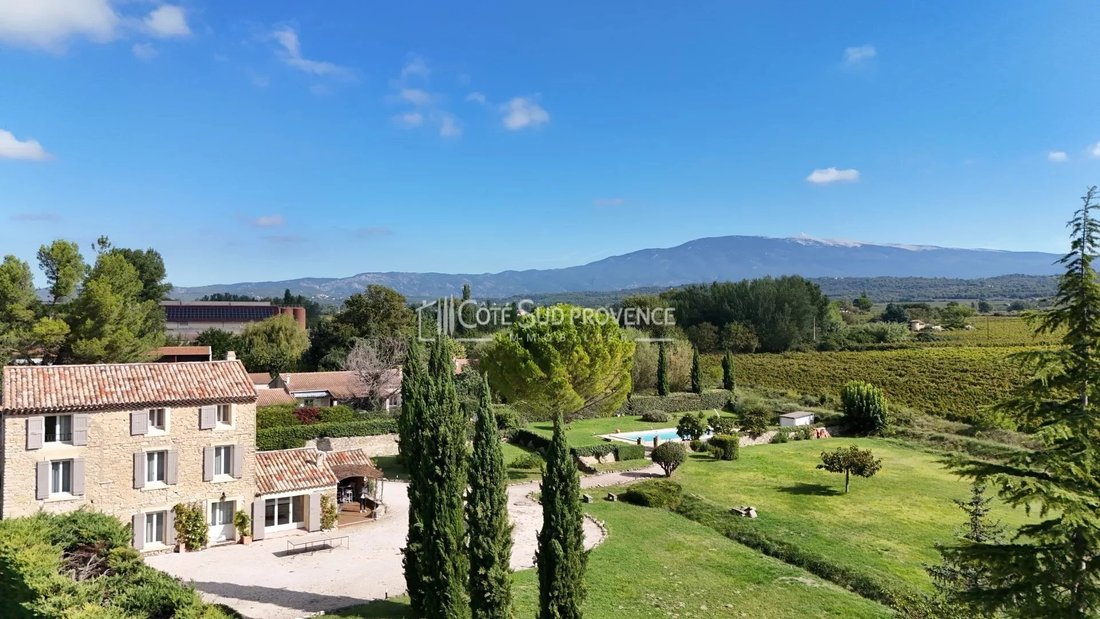 Country House in Mazan, Provence-Alpes-Côte d'Azur, France 2 - 17381659