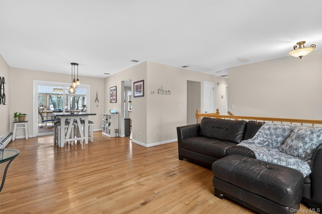 House in Airmont, New York, United States 5 - 17383472