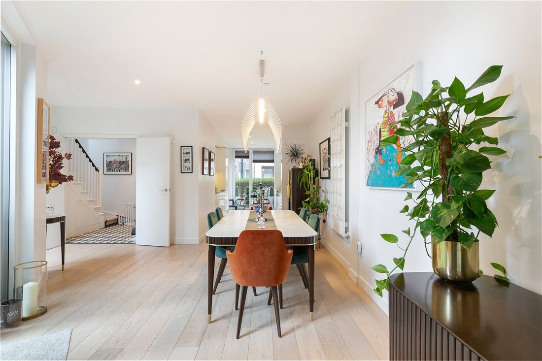 Townhouse in North Woolwich, Newham, England 2 - 17380578