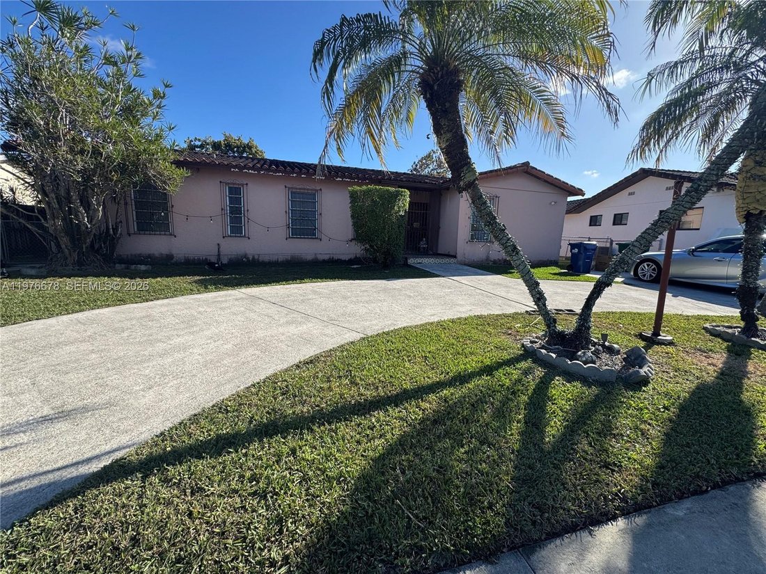 House in Miami, Florida, United States 2 - 17376002