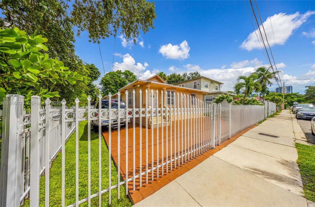 House in Miami, Florida, United States 4 - 17384004
