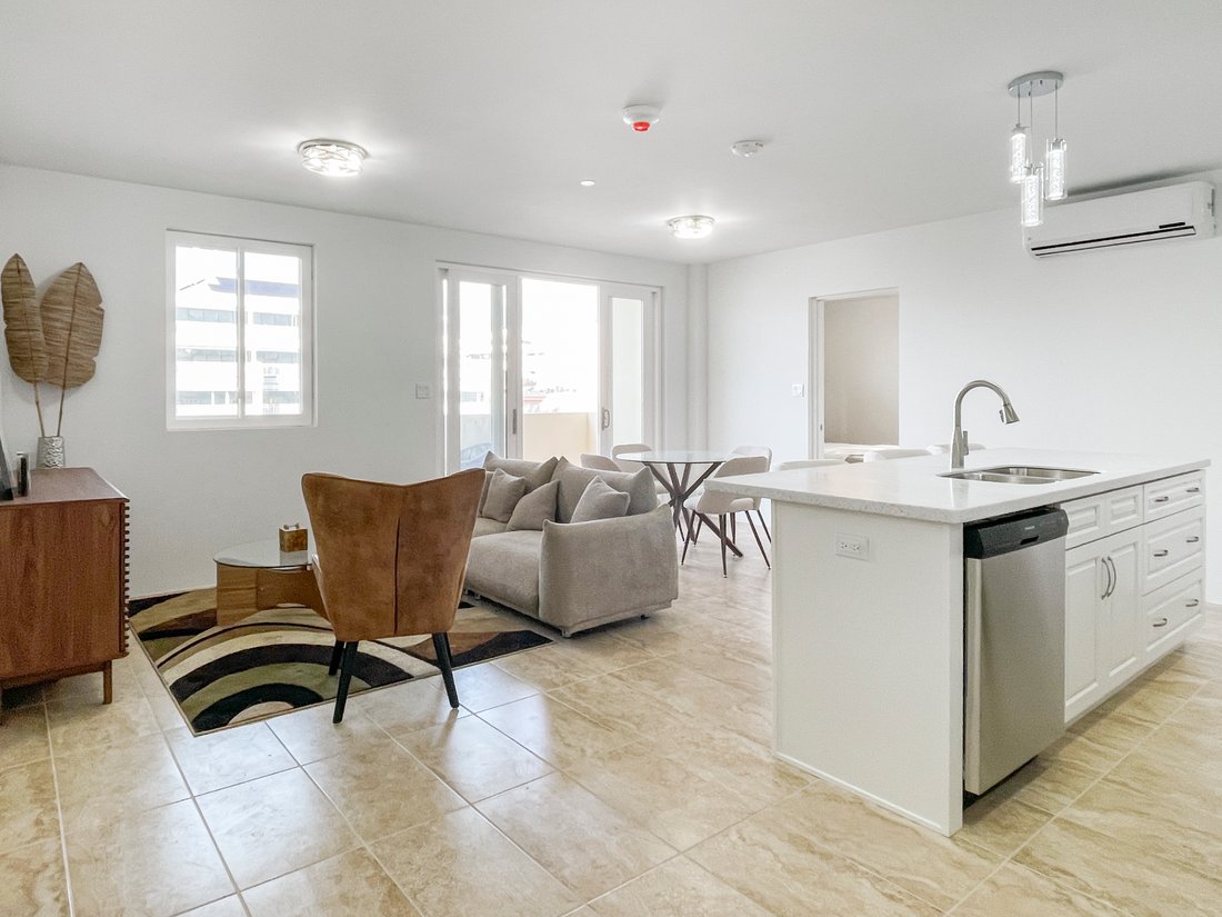Condo in Hamilton, Pembroke Parish, Bermuda 1 - 17385052