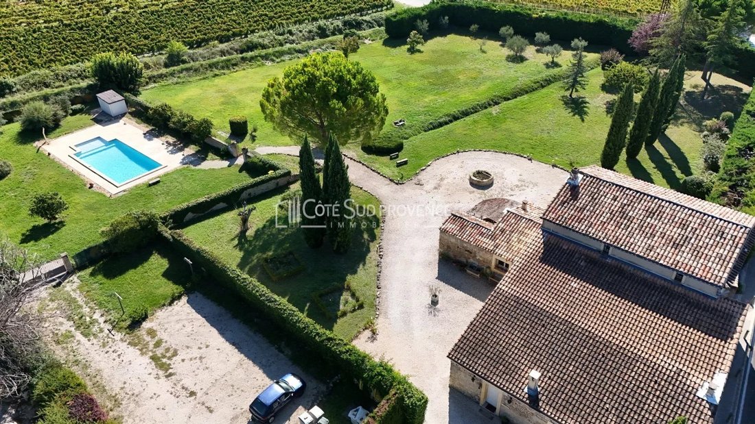 Country House in Mazan, Provence-Alpes-Côte d'Azur, France 1 - 17381659