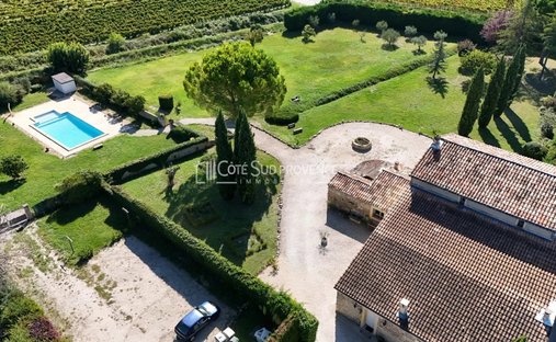 Country House in Mazan, Provence-Alpes-Côte d'Azur, France 1