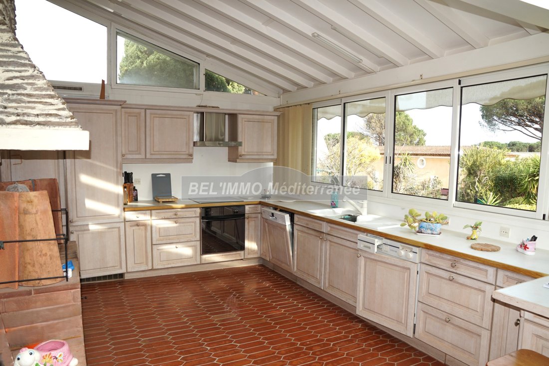 Villa in Nord, Cavalaire-sur-Mer, France 3 - 17383862