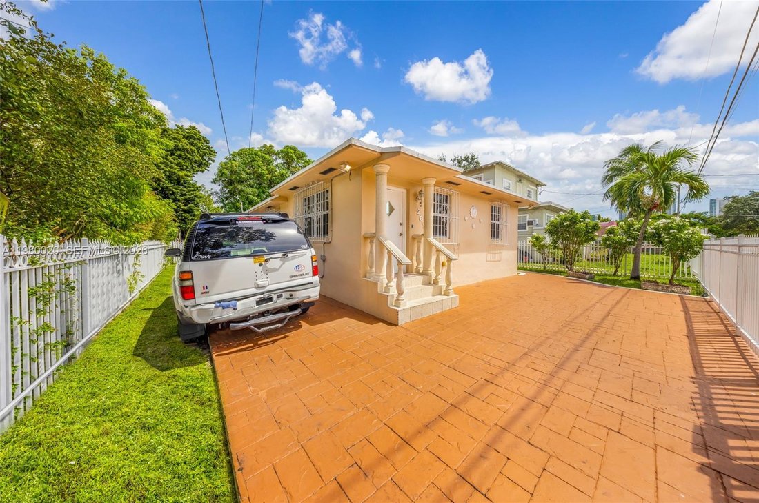 House in Miami, Florida, United States 3 - 17384004