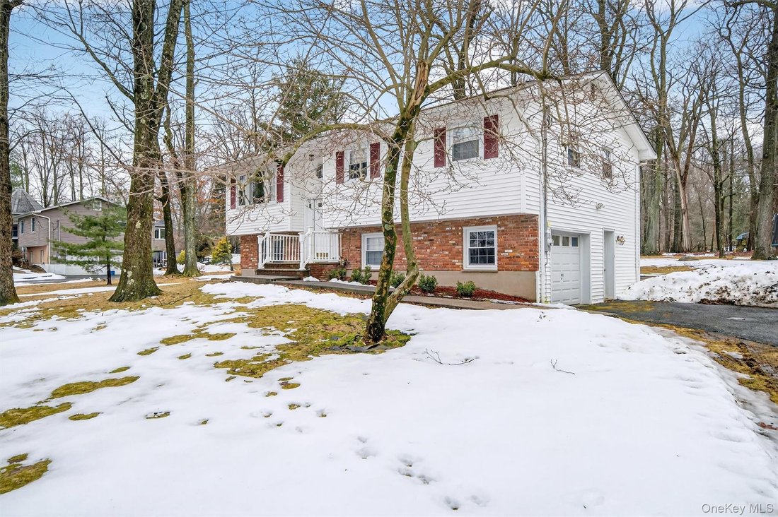 House in Airmont, New York, United States 4 - 17383472