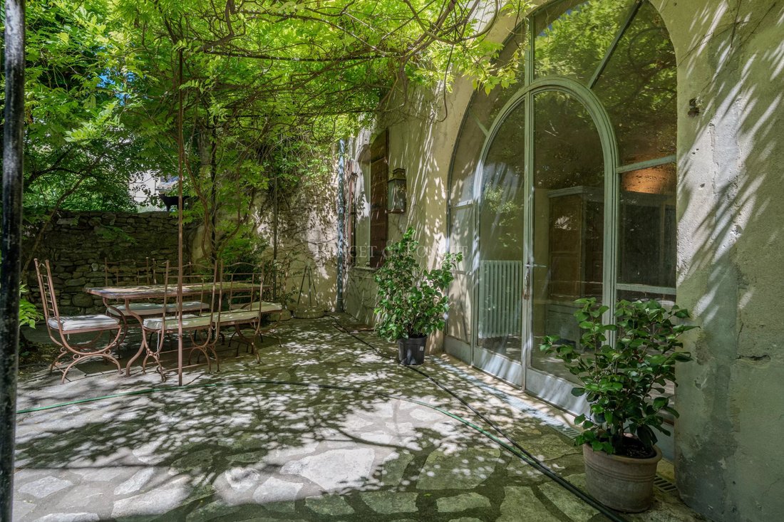 Estate in Uzès, Occitania, France 4 - 17380521
