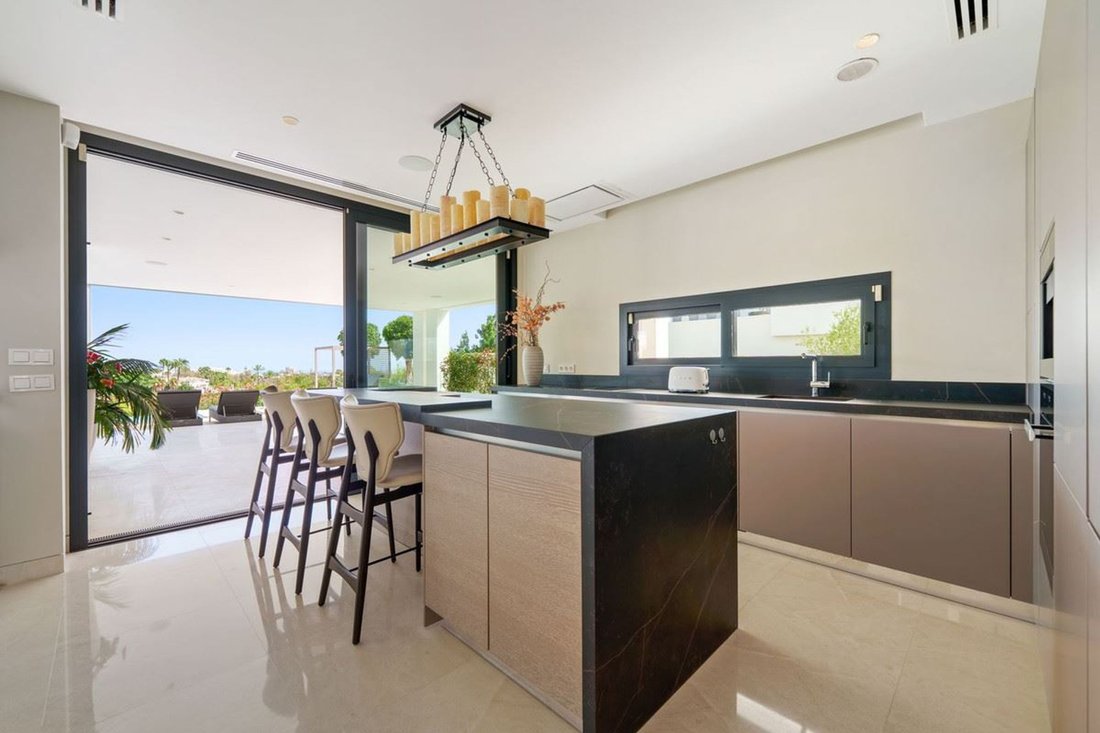 Villa in Nueva Andalucia, Marbella, Spain 2 - 17381128
