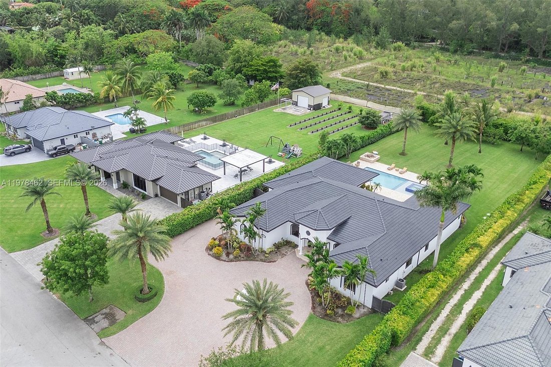 House in Miami, Florida, United States 5 - 17383978