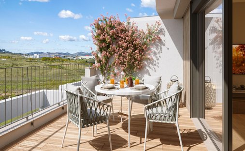 Apartment in Santo António dos Cavaleiros, Lisbon, Portugal 1