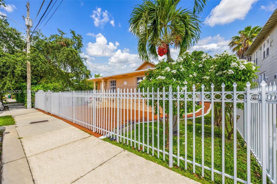 House in Miami, Florida, United States 5 - 17384004