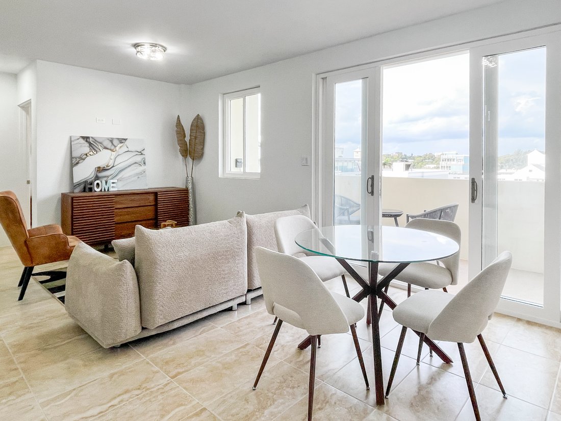 Condo in Hamilton, Pembroke Parish, Bermuda 2 - 17385052
