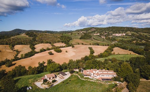 Maisons de campagne à Semproniano, Toscane, Italie 1