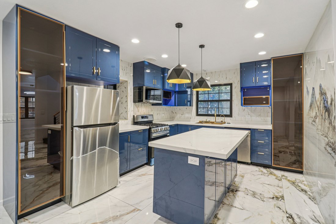 House in Des Plaines, Illinois, United States 2 - 17383653