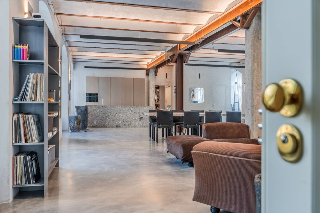 Apartment in Famagosta, Milan, Italy 5 - 17384903