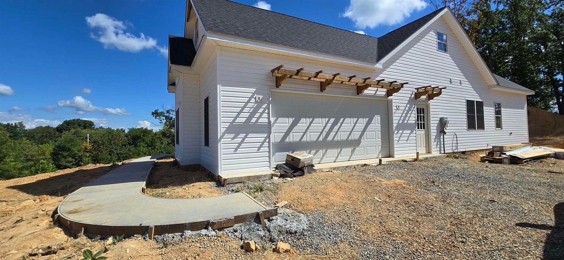 House in Staunton, Virginia, United States 2 - 17383965